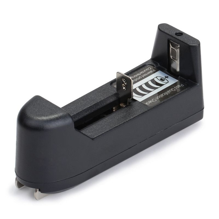 Сетевое зарядное устройство для аккумуляторов Charger 18650/14500/16340/123A/9V - изображение 1